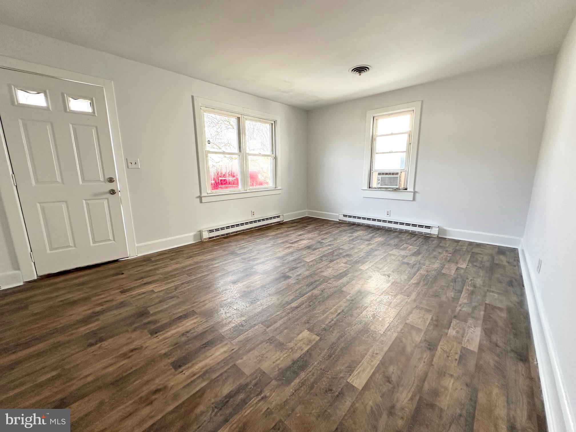 LEONARDS LANE - Residential