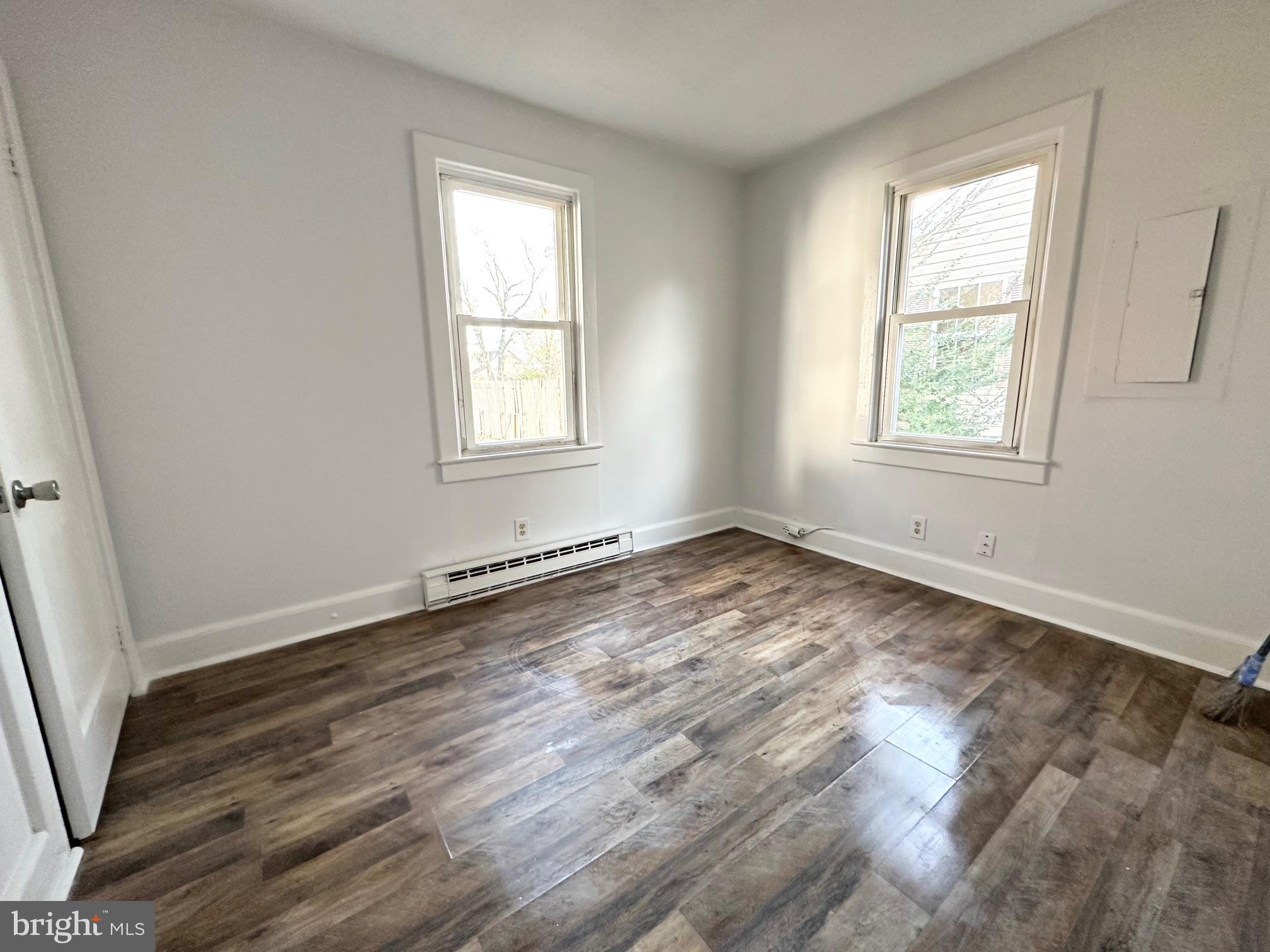 LEONARDS LANE - Residential