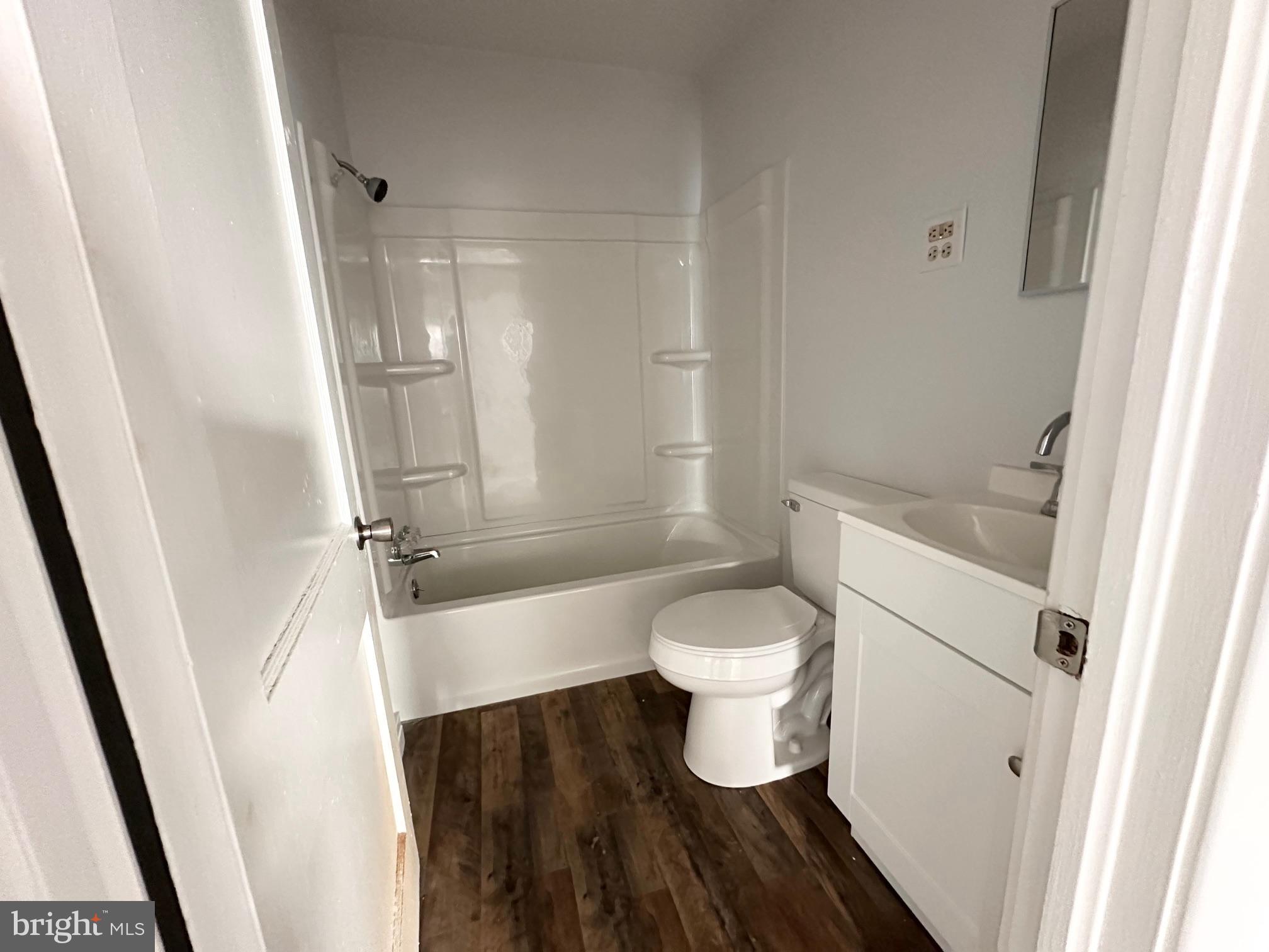 LEONARDS LANE - Residential