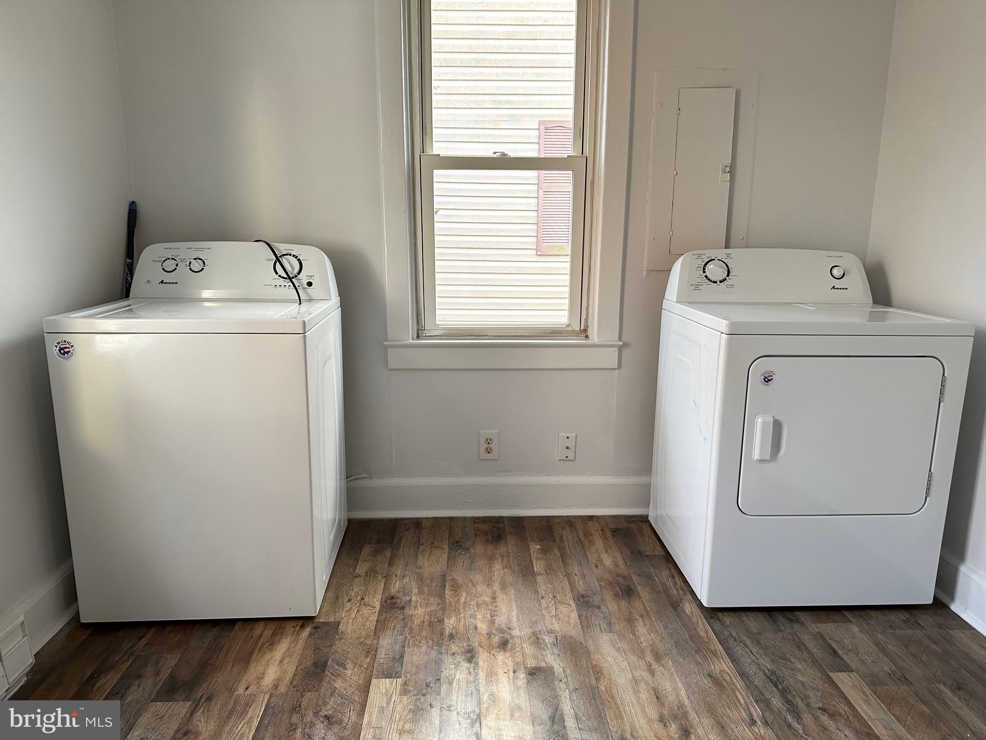 LEONARDS LANE - Residential