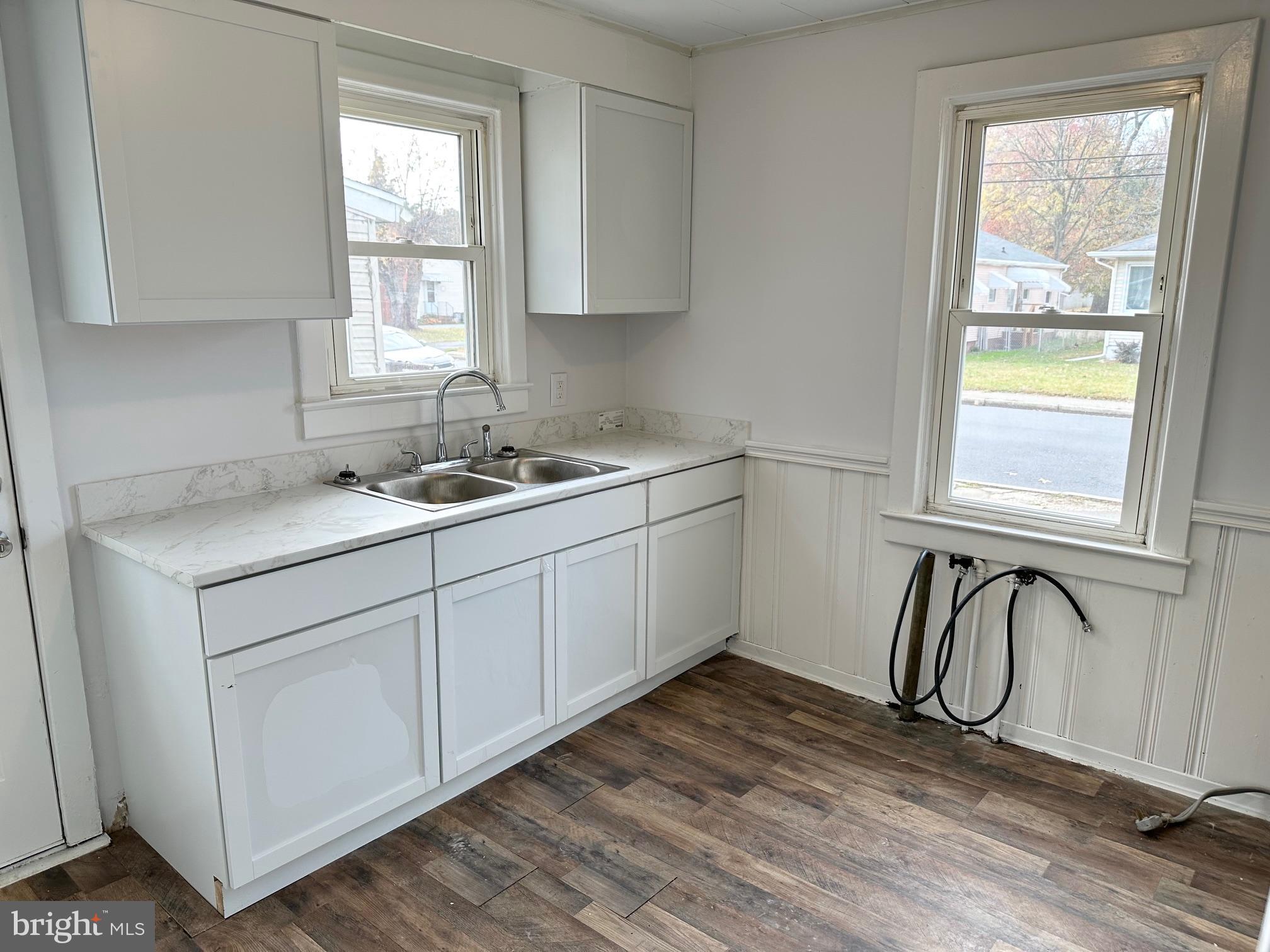 LEONARDS LANE - Residential