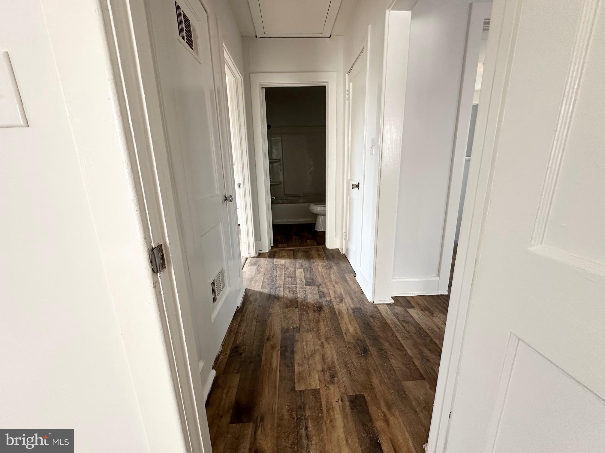 LEONARDS LANE - Residential