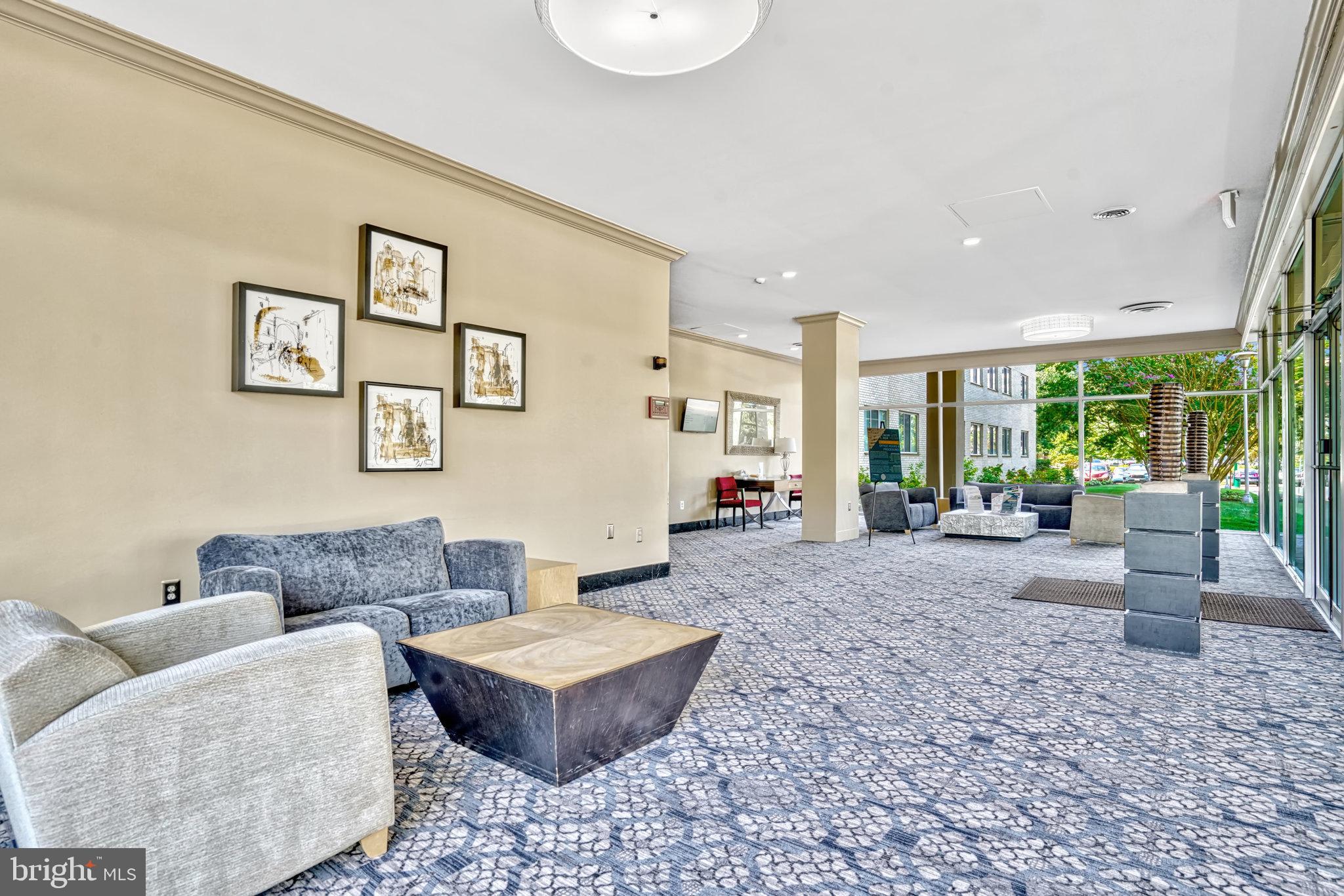 RIVER TOWERS - Residential