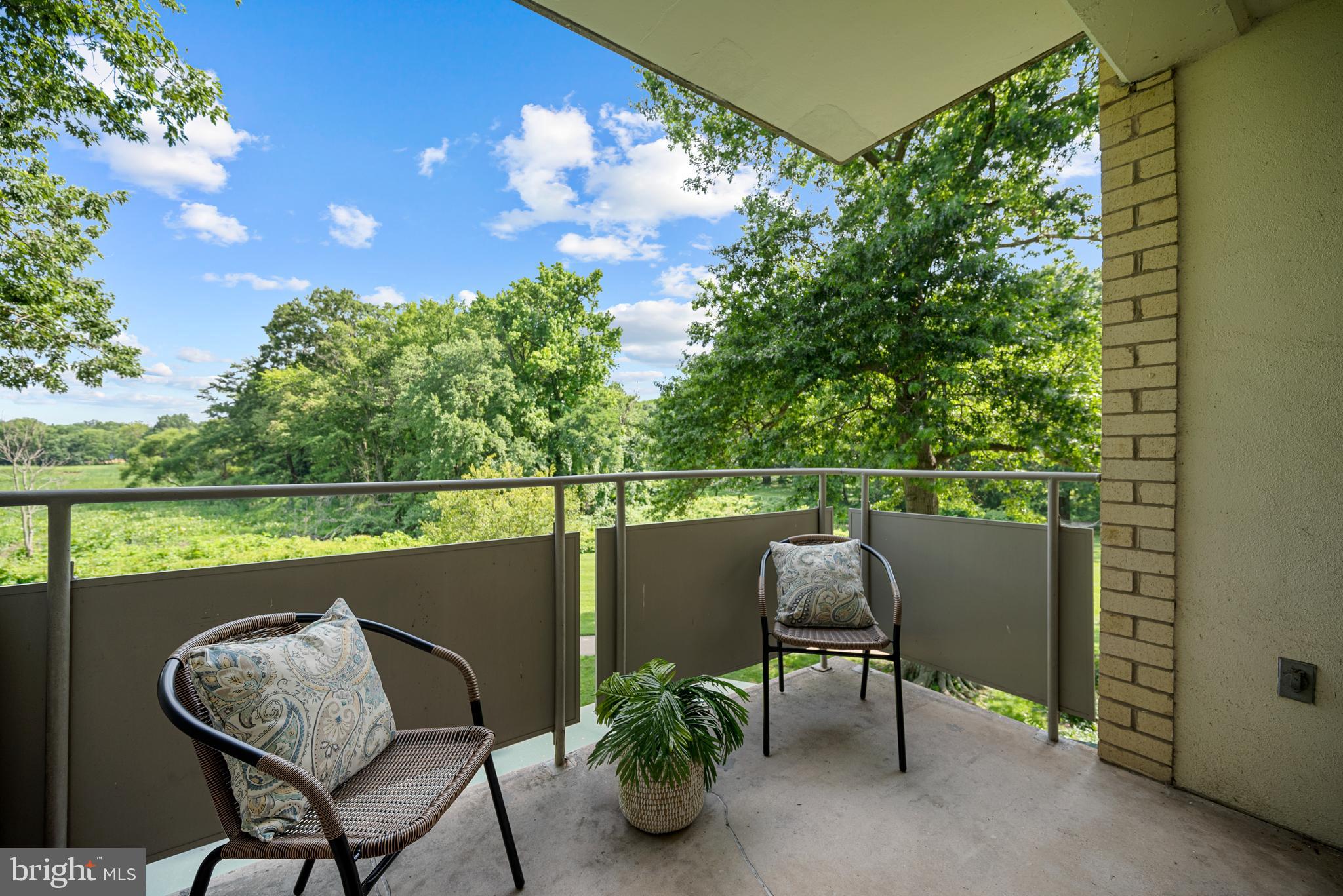 RIVER TOWERS - Residential