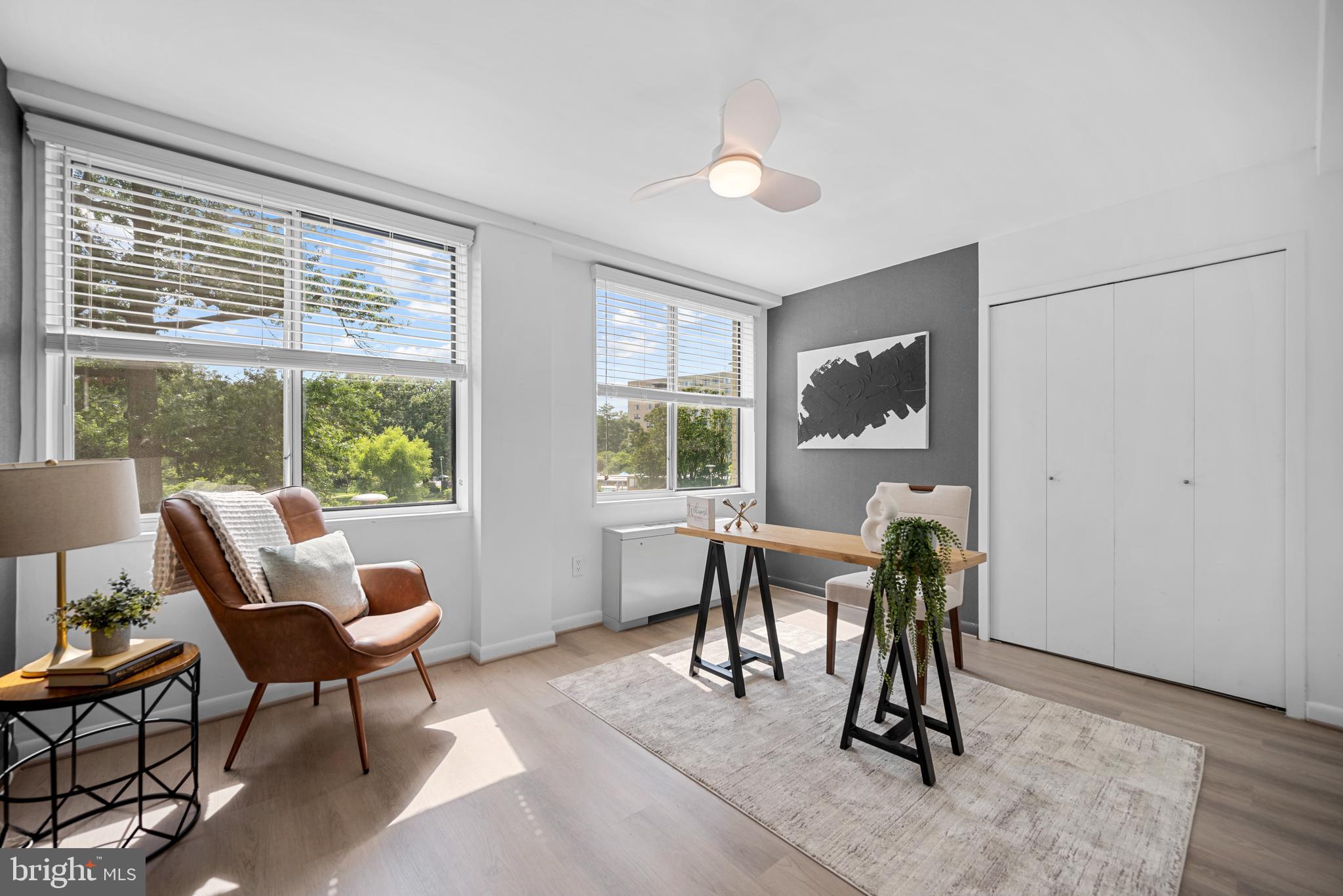 RIVER TOWERS - Residential