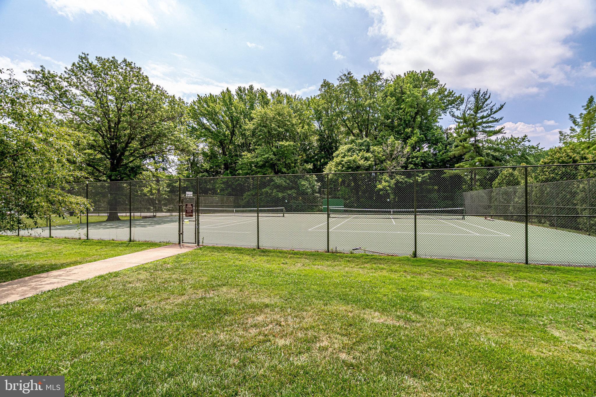 RIVER TOWERS - Residential