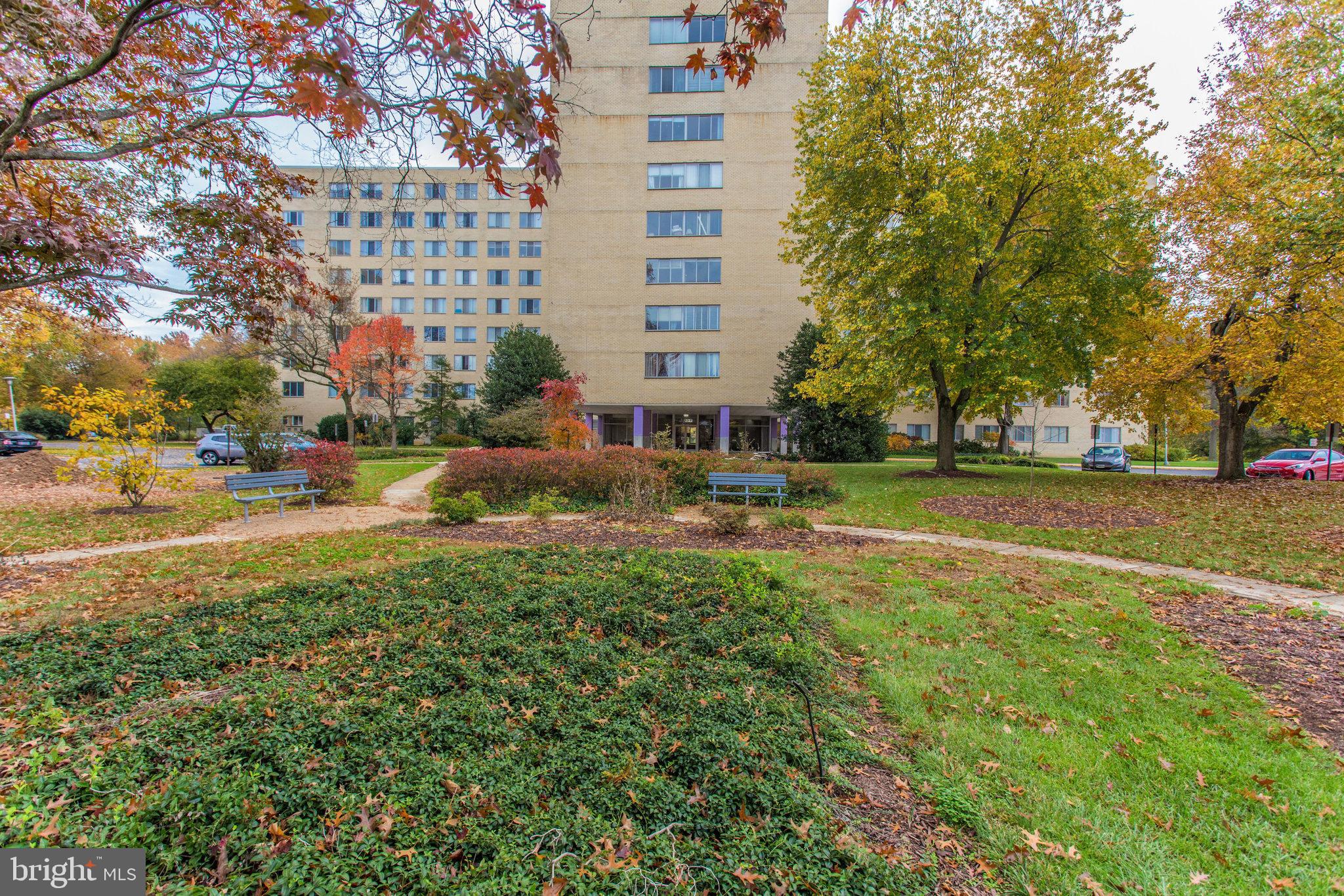 RIVER TOWERS - Residential