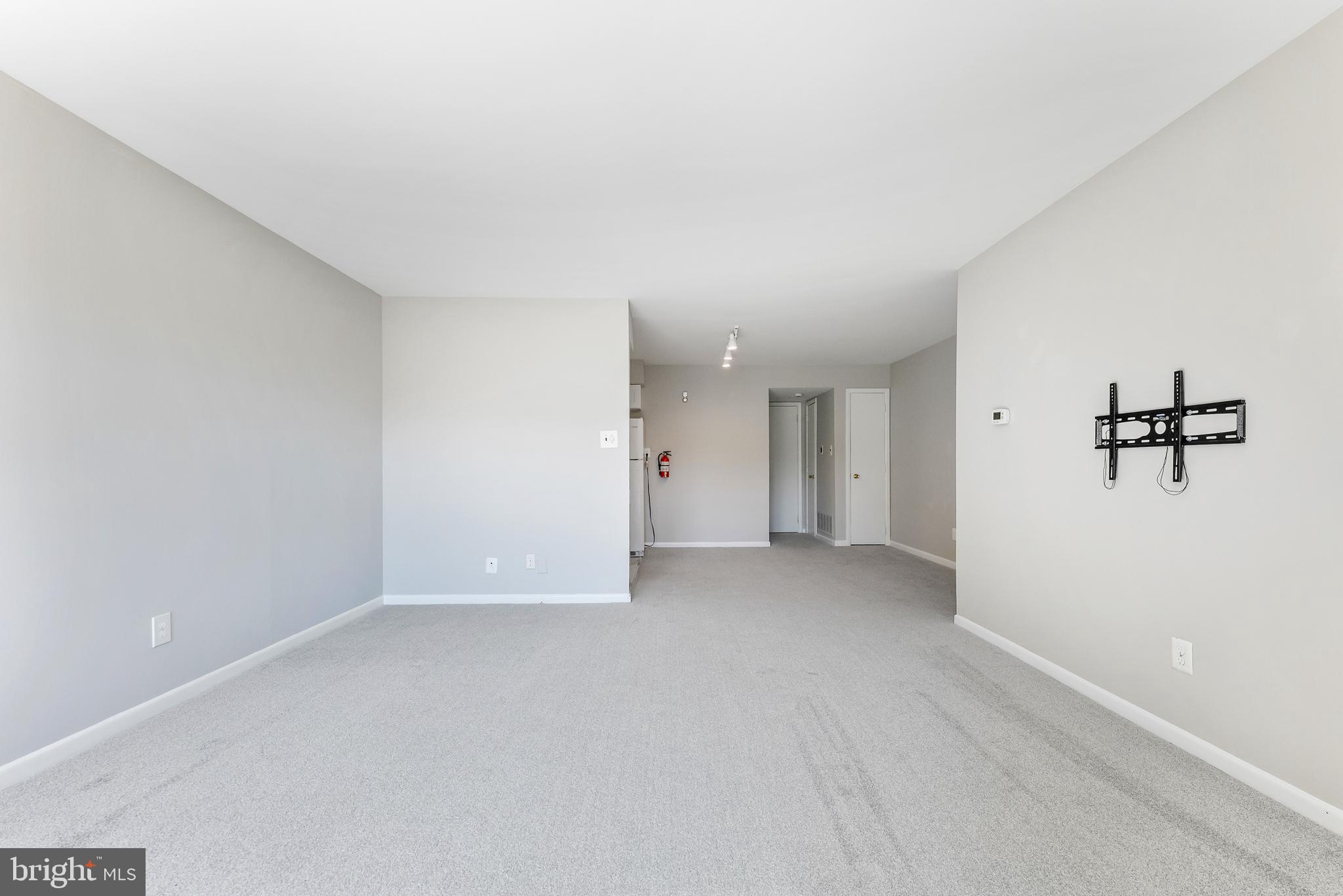 406 WINDING WAY