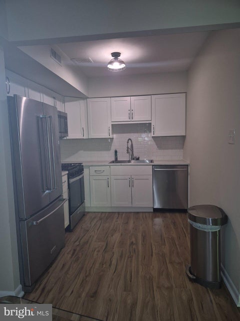 Townhouse For Rent - 411 Stiles Avenue #A-3<br/> Burlington County, MAPLE SHADE, NJ 08052
