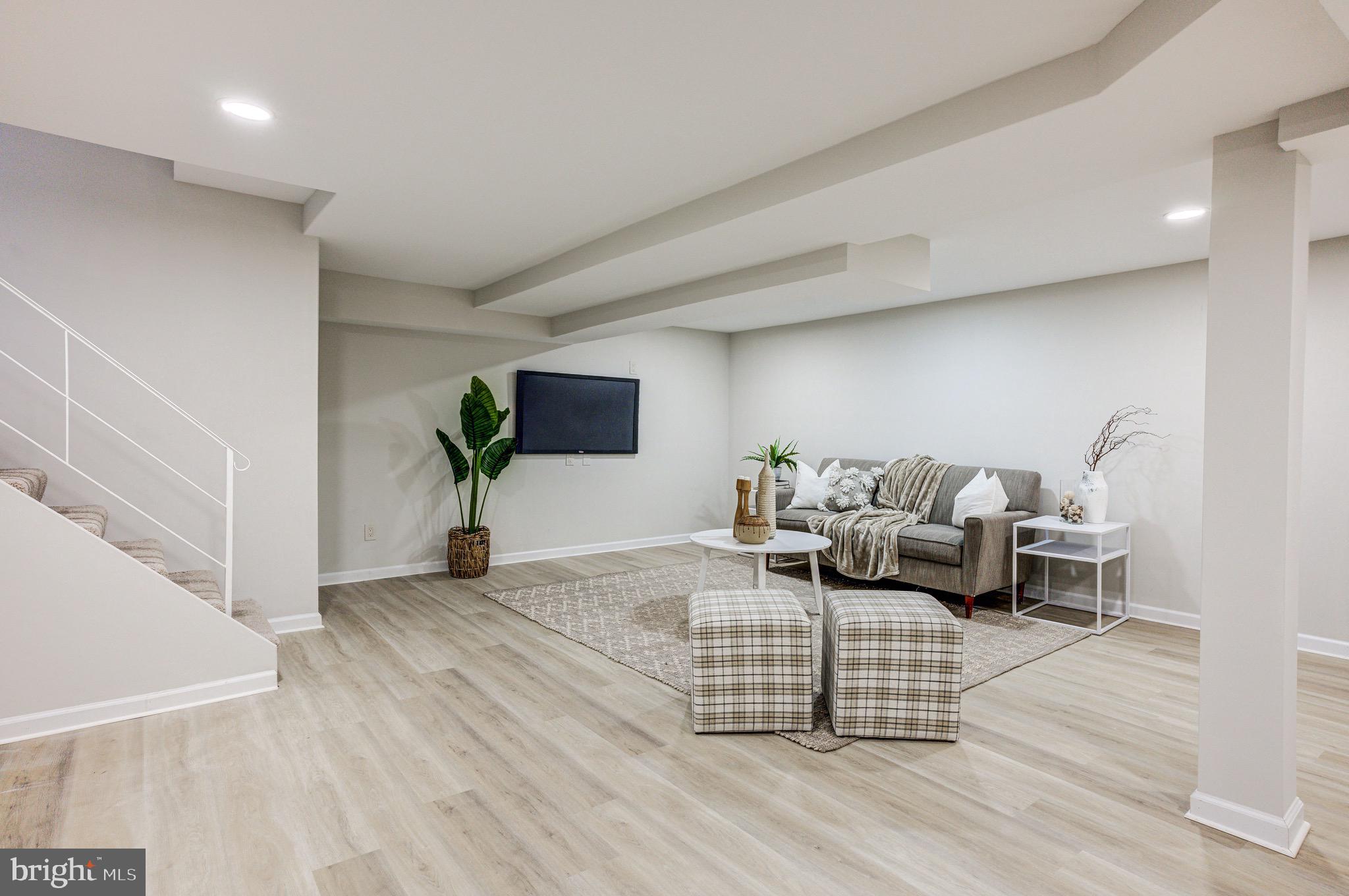 ORCHARD HILLS - Residential