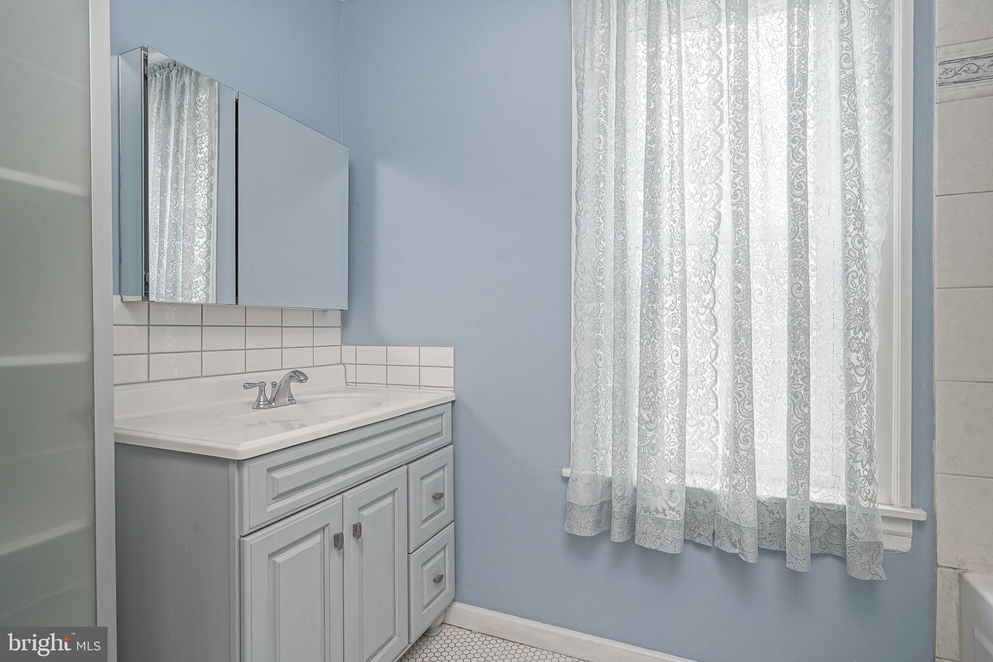 LOWER MOYAMENSING - Residential