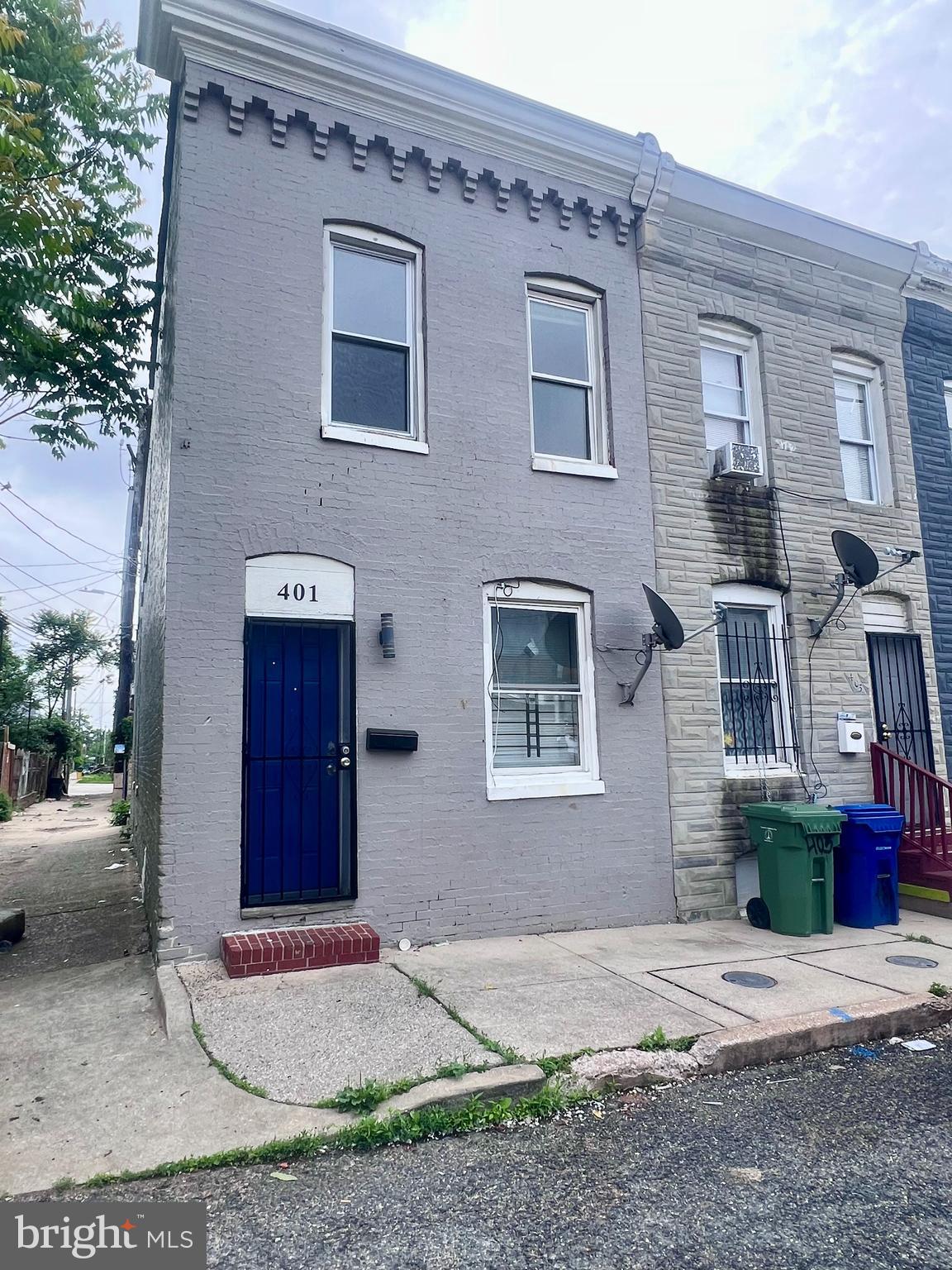 Dream Big!! Investor Property Listing: Fixer-Upper in Baltimore, MD, Near Carroll Park, Baltimore, Maryland
Unlock the potential of this charming three-bedroom, one-and-a-half-bath home located in a desirable area close to Carroll Park. This property is a fantastic opportunity for investors looking to renovate and capitalize on the growing real estate market in Baltimore.
Strong rental demand in the area, ideal for a buy-and-hold strategy or a quick flip.
A mix of residential homes with easy access to public transportation, shopping, and dining options.