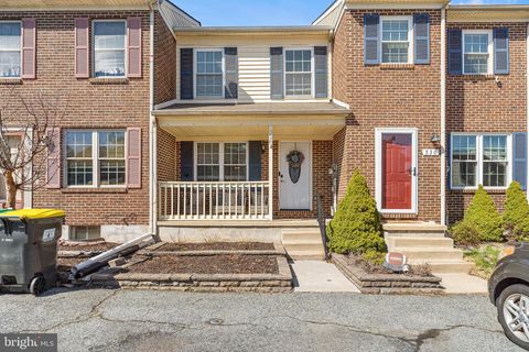 Townhouse For Sale - 328 Barley Drive<br/> New Castle County, NEWARK, DE 19702