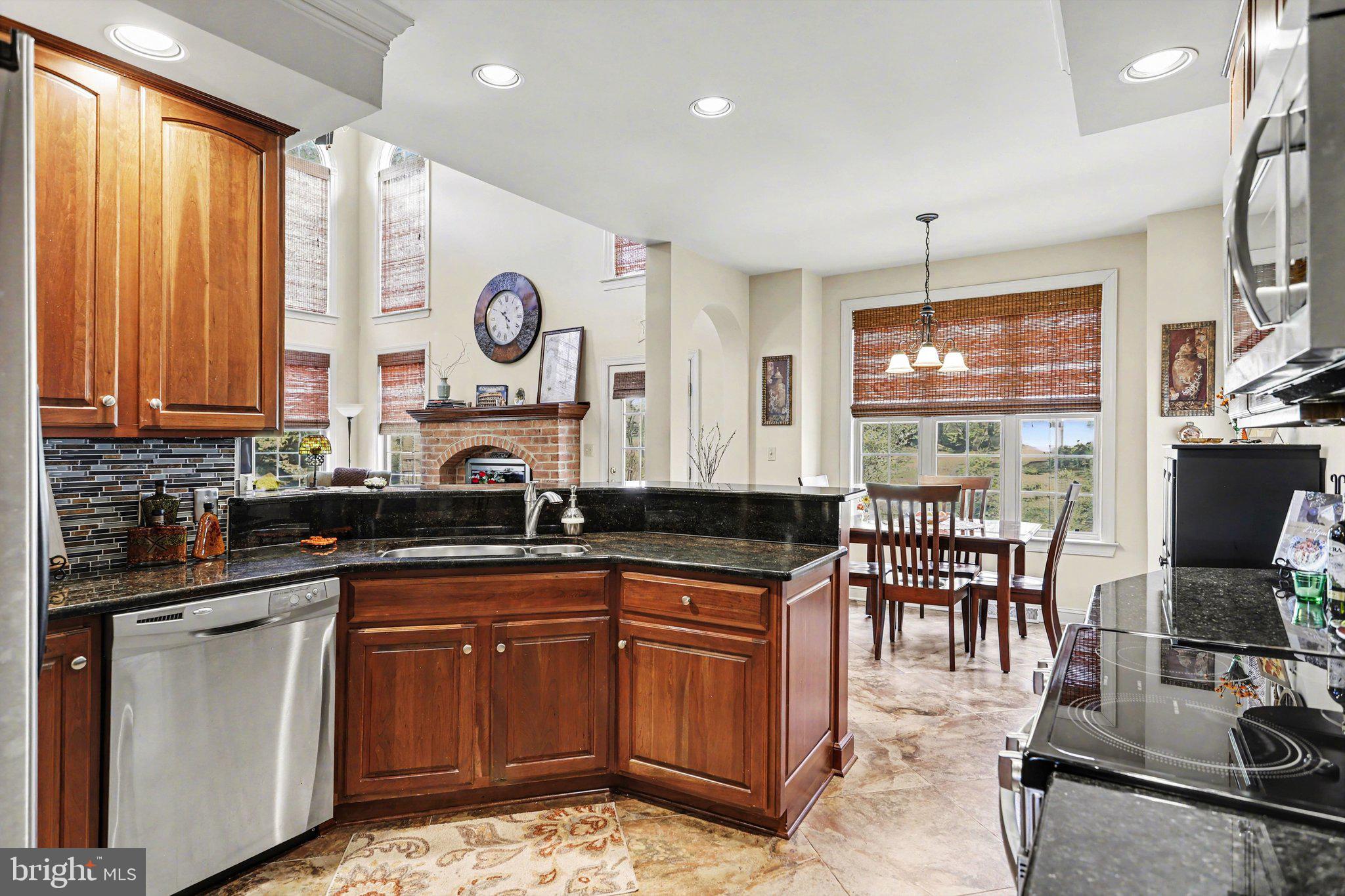 LOGAN DOWNS - Residential