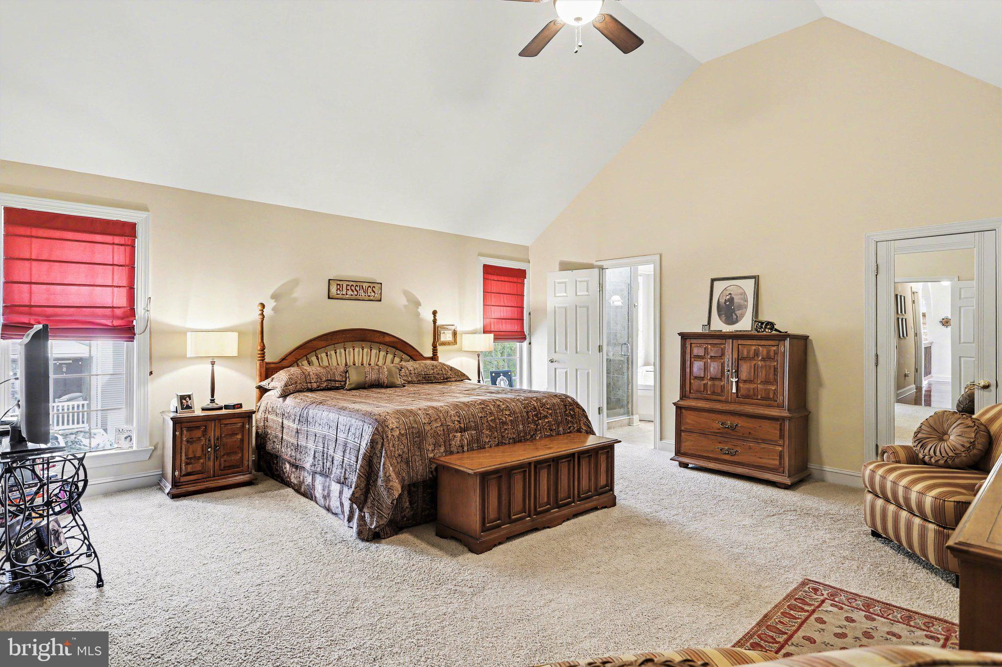 LOGAN DOWNS - Residential