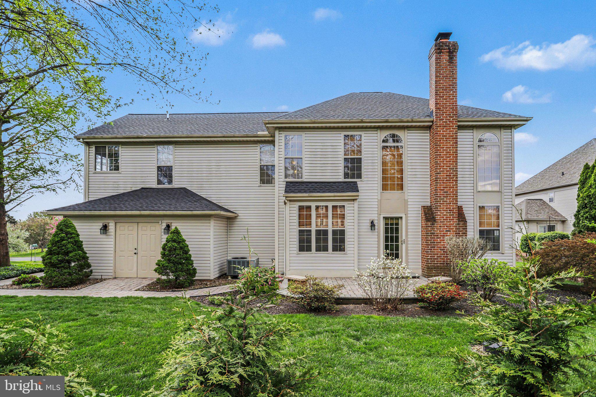 LOGAN DOWNS - Residential