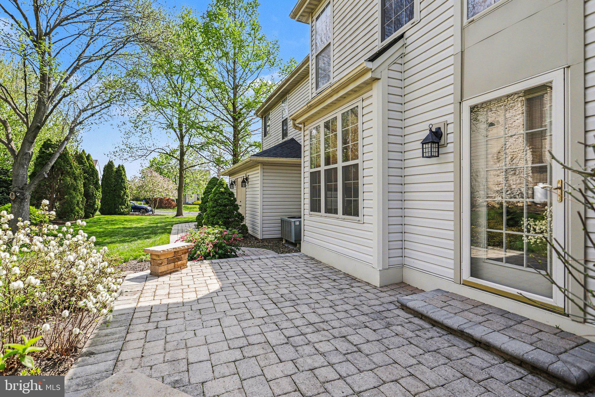 LOGAN DOWNS - Residential