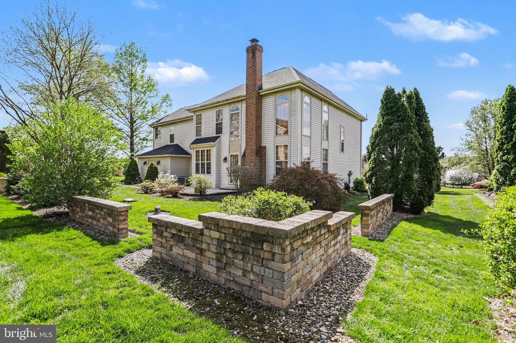 LOGAN DOWNS - Residential