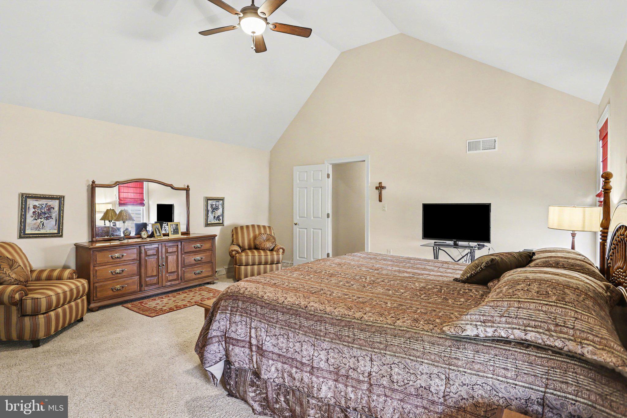 LOGAN DOWNS - Residential