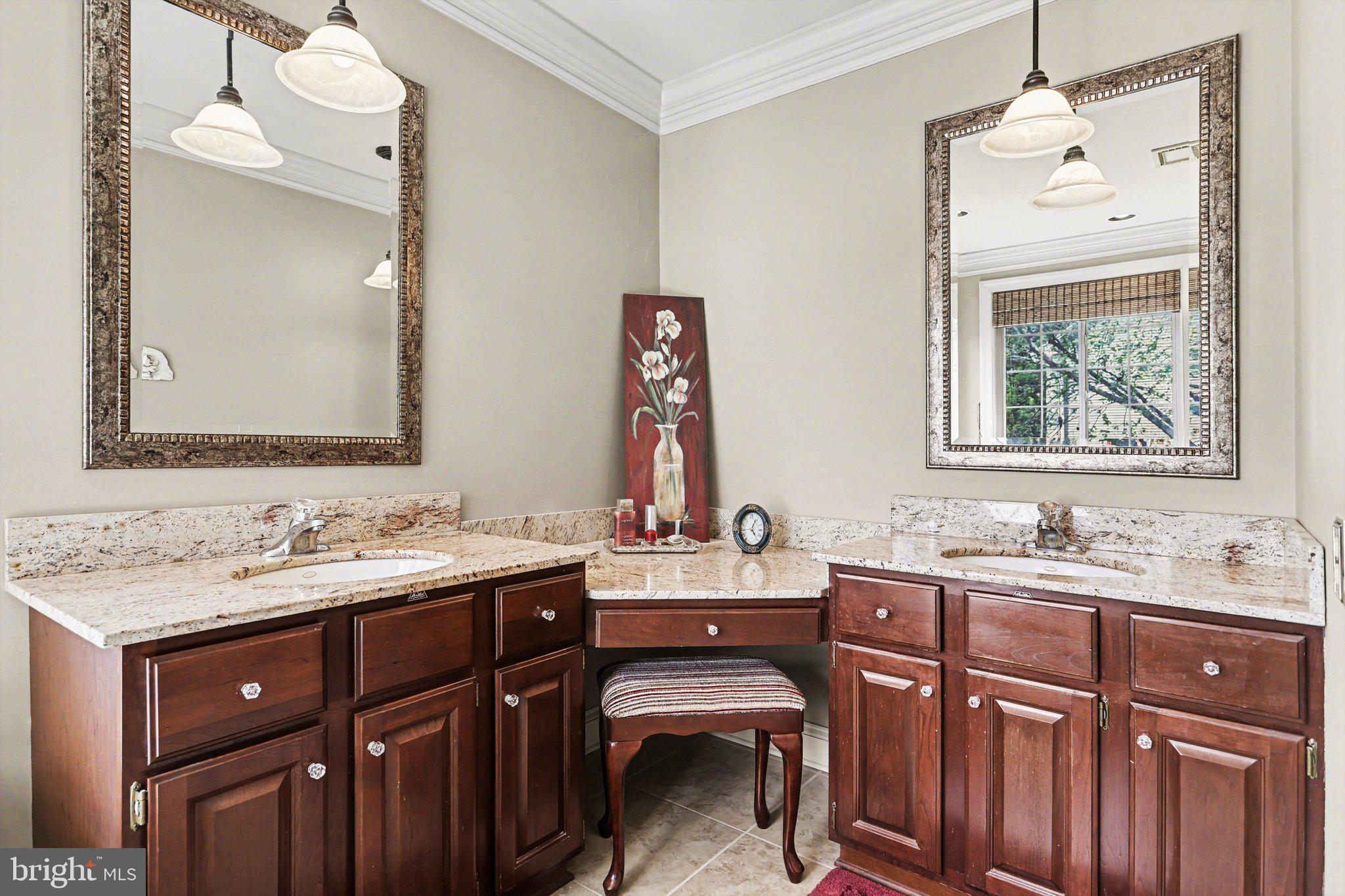 LOGAN DOWNS - Residential