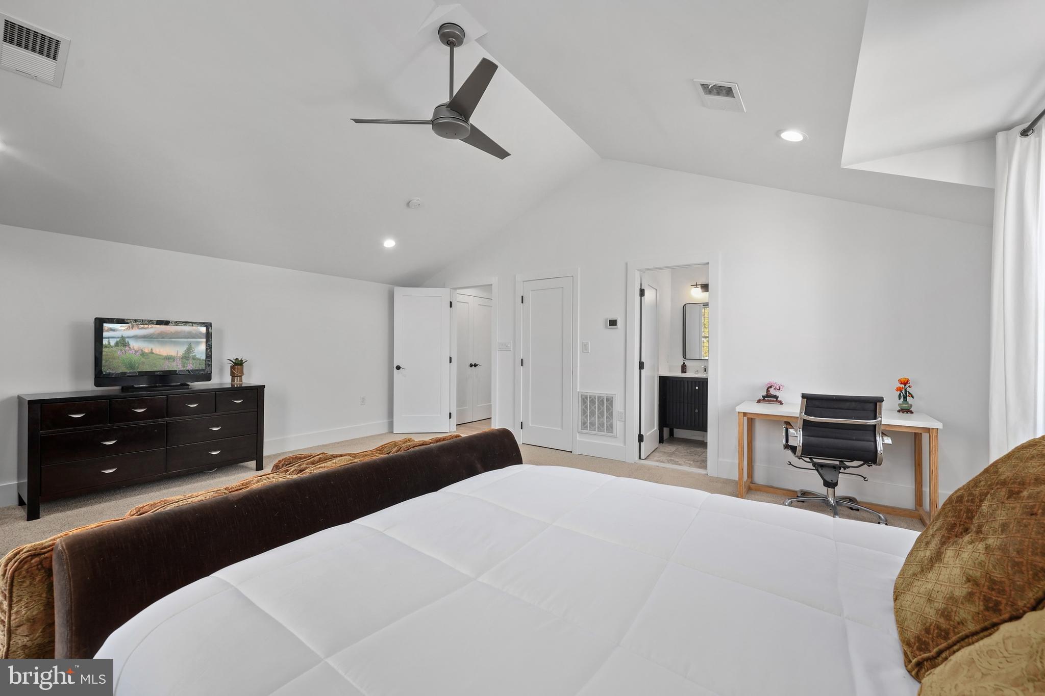 RIVER CREEK - Residential