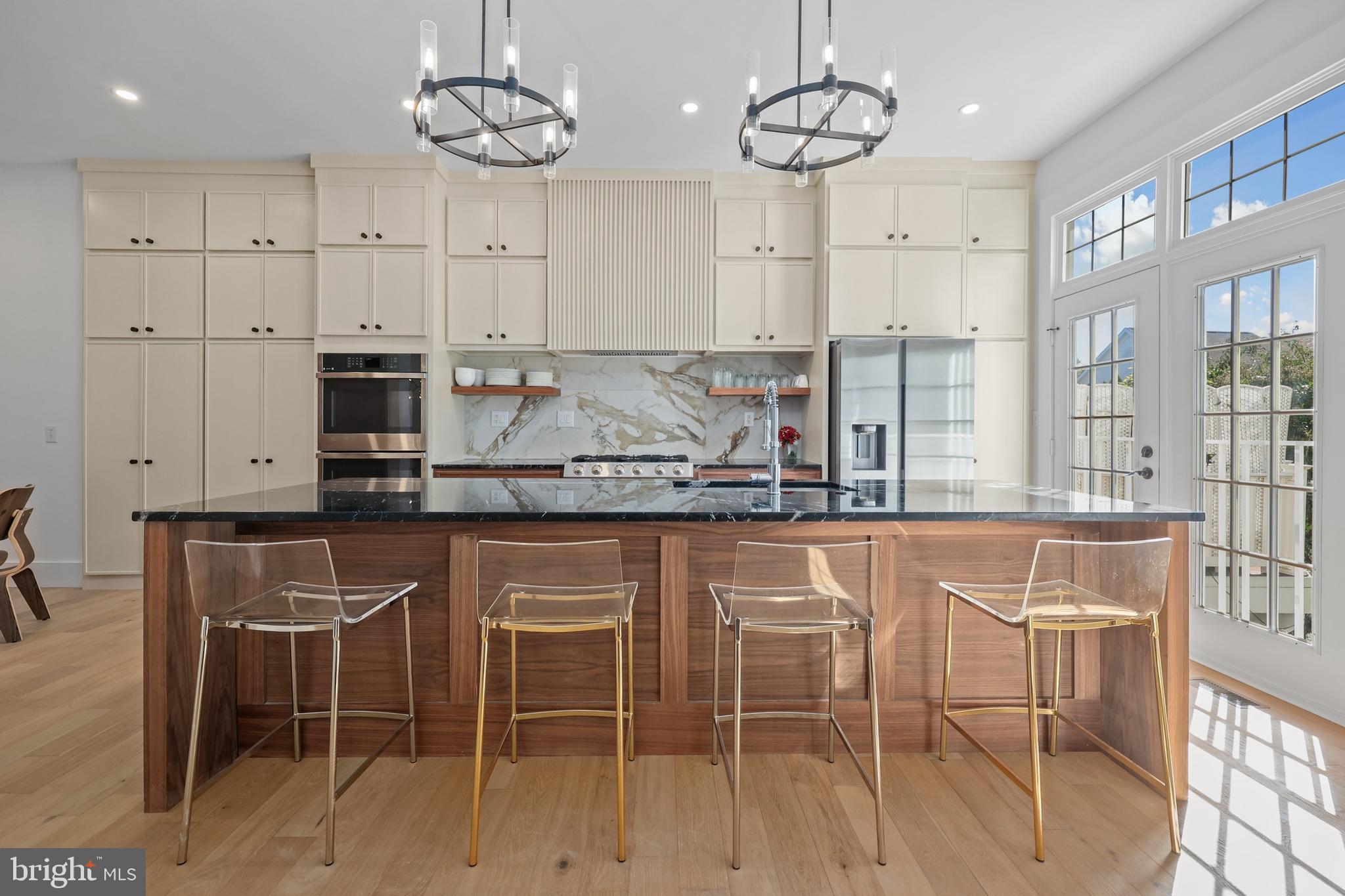 18441 LANIER ISLAND SQUARE