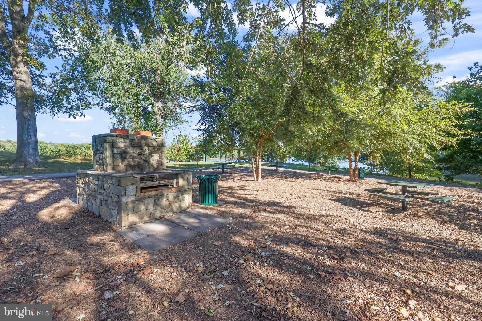 RIVER CREEK - Residential