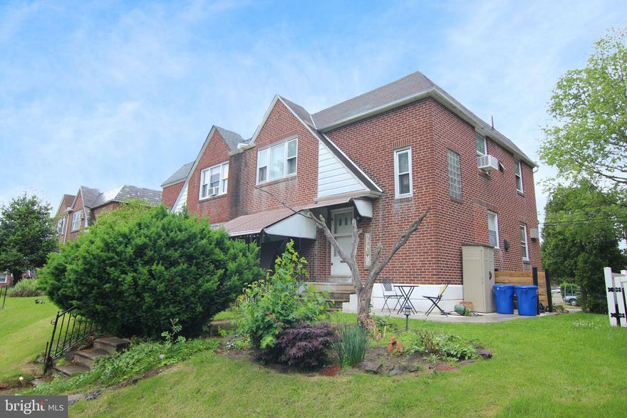 Available for rent immediately is this tastefully updated apartment in the heart of Northeast Philadelphia’s Lawncrest neighborhood! Step inside this second-floor unit to find an airy and spacious living room, featuring a charming wood accent wall. The kitchen is equipped with white appliances, ample cabinetry, and a tile backsplash. The unit offers two nicely sized bedrooms and a full bathroom. Common laundry is located in the basement. On-street parking is readily available, and with SEPTA’s Fox Chase Line and major bus routes nearby, commuting around the city is a breeze. Schedule a showing today!