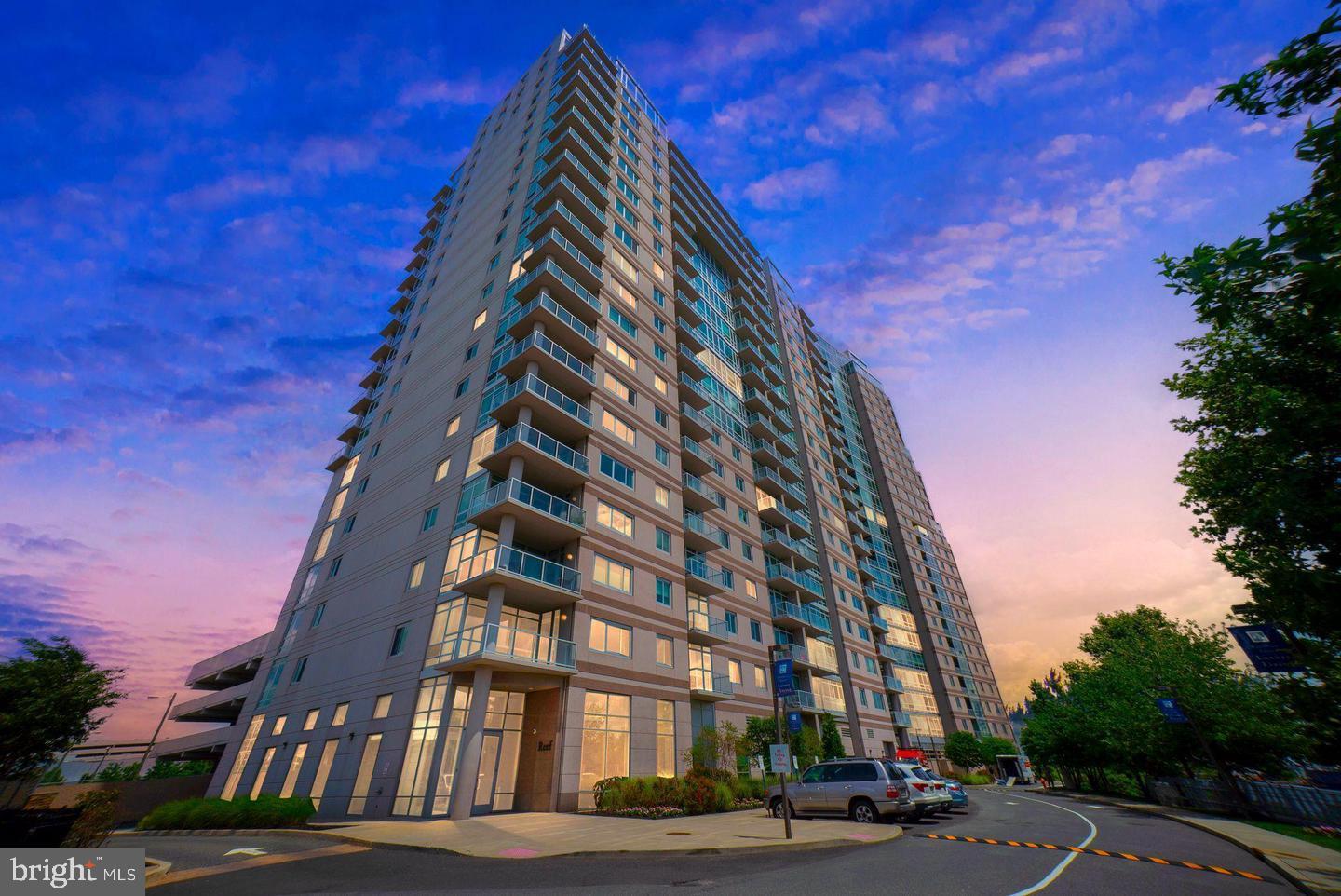 WATERFRONT SQUARE - Residential Lease