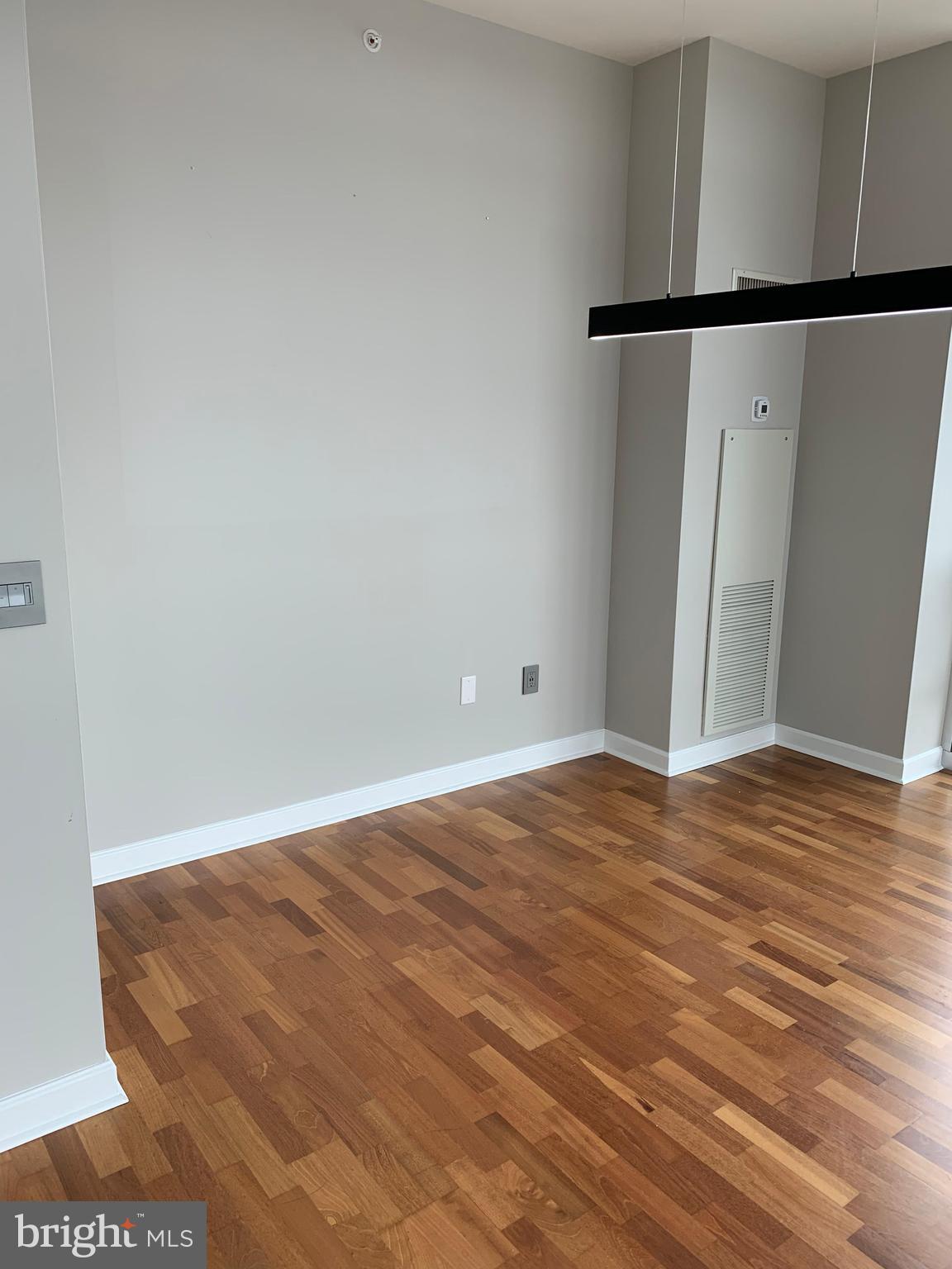 WATERFRONT SQUARE - Residential Lease