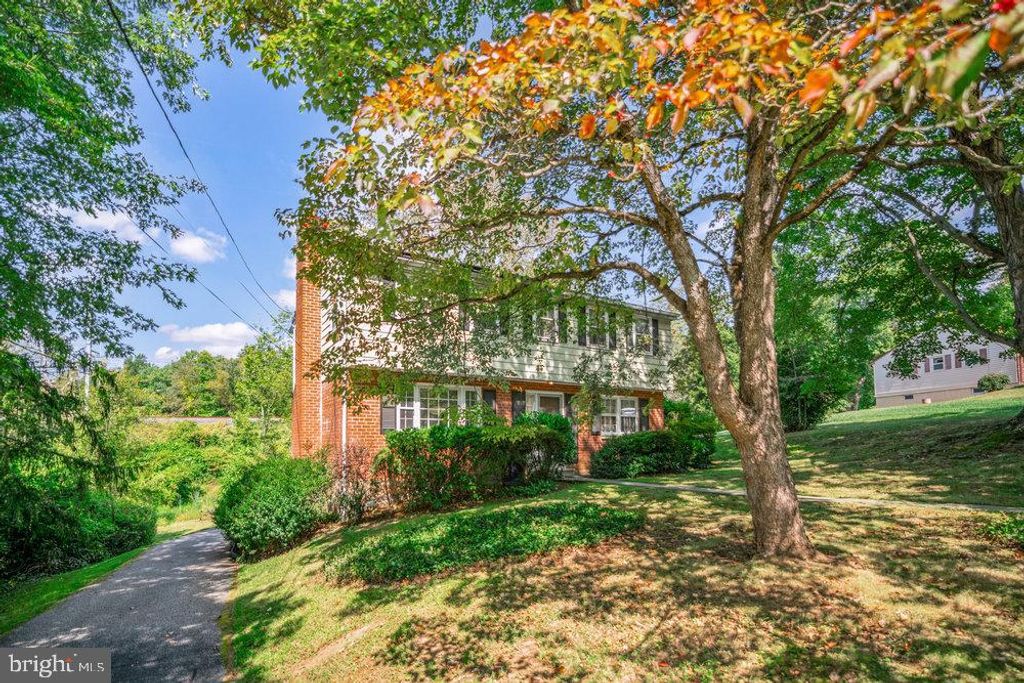 Photo of 18 Springhouse Lane, MEDIA, PA 19063 (MLS # PADE2100150)