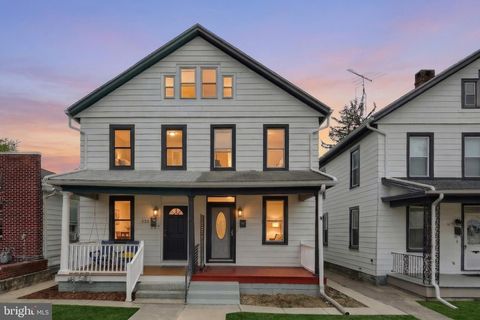 Townhouse For Sale - 583 Mcallister Street<br/> HANOVER, PA 17331