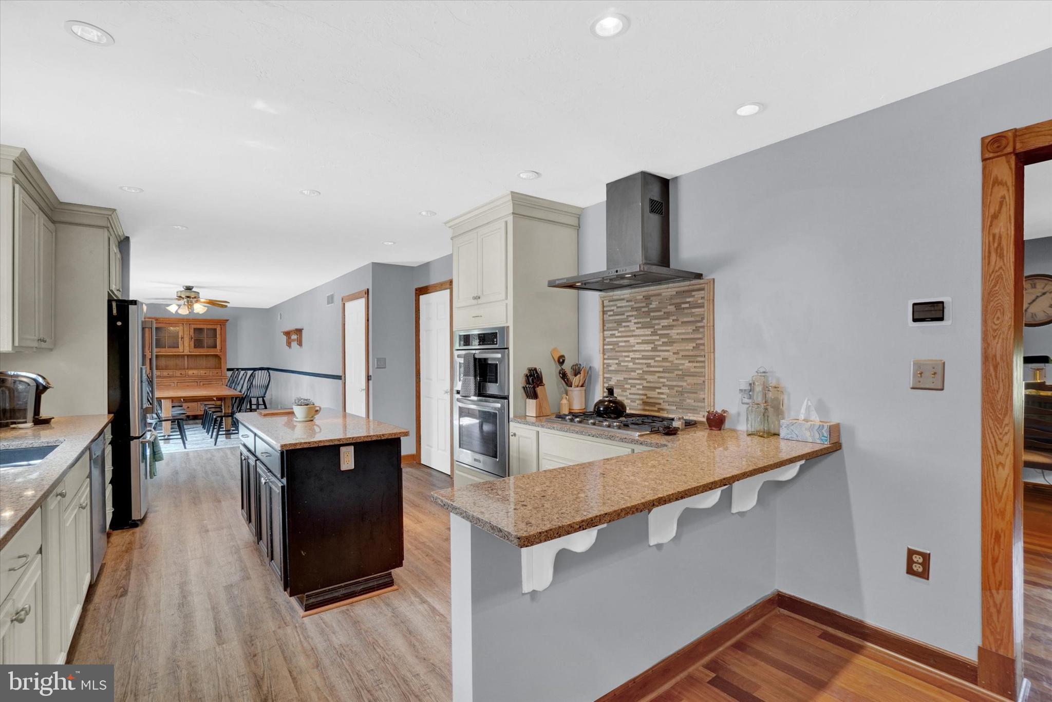 SHERMAN OAKS - Residential