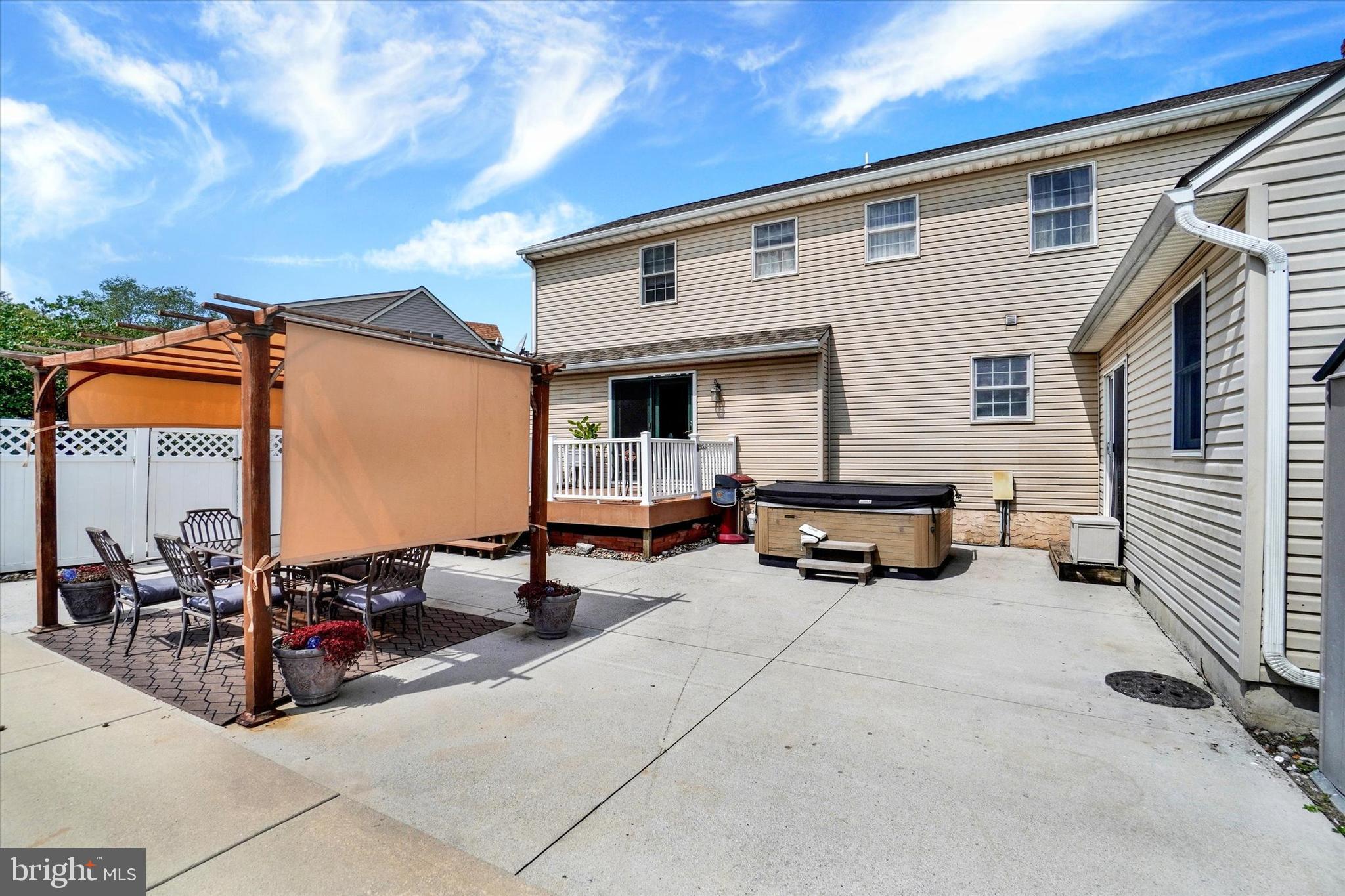 SHERMAN OAKS - Residential