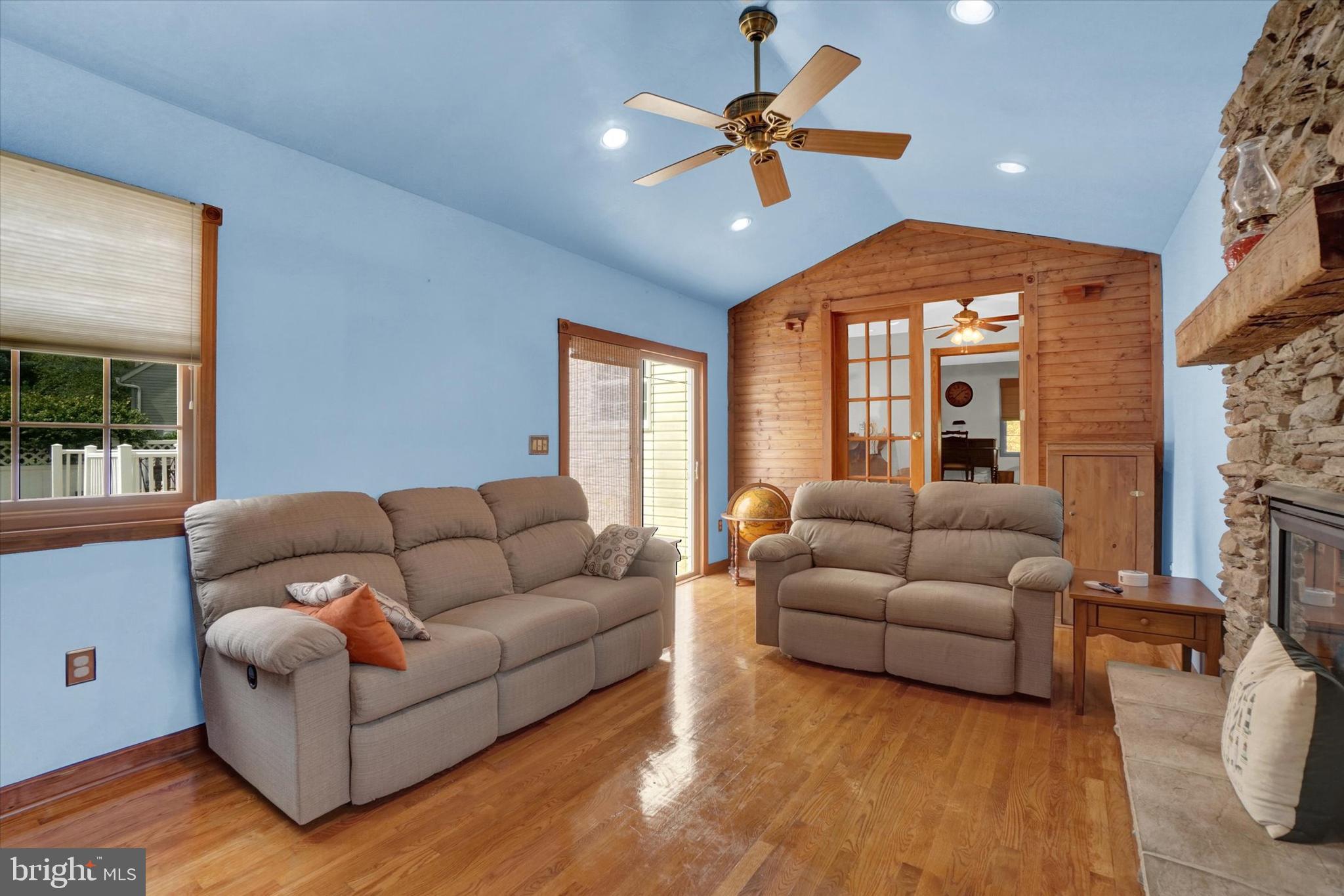 SHERMAN OAKS - Residential