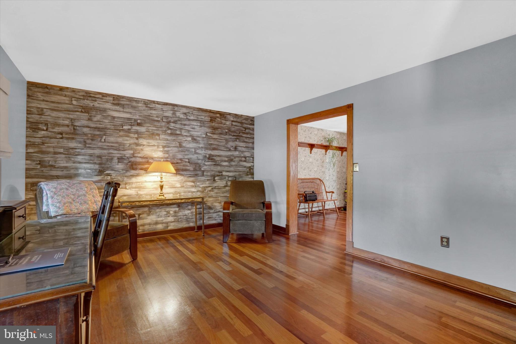 SHERMAN OAKS - Residential