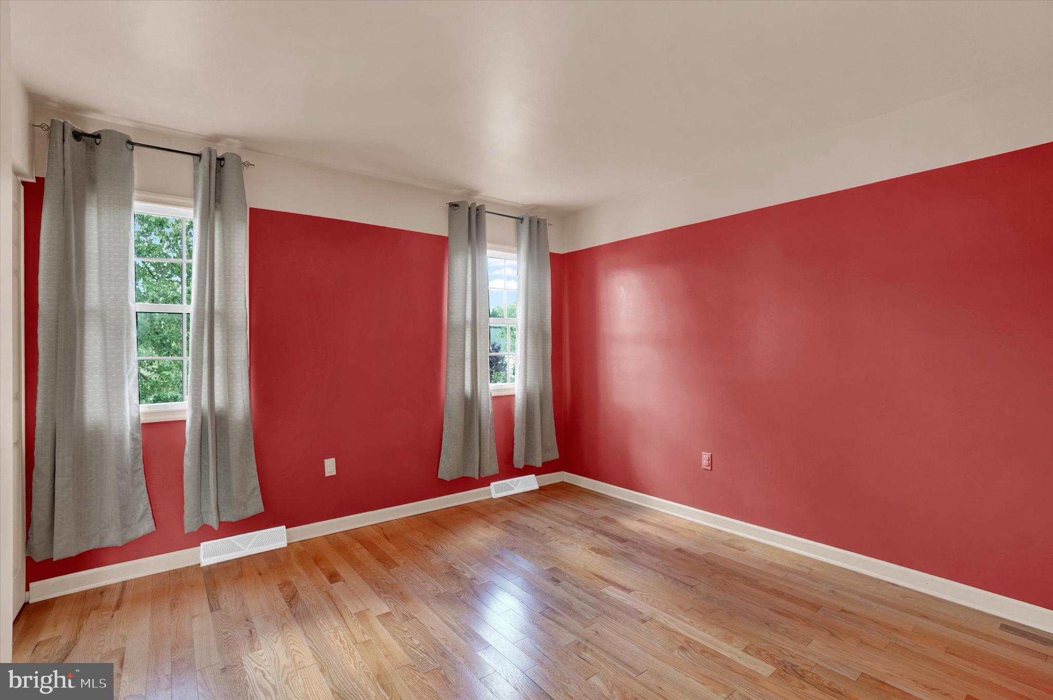 SHERMAN OAKS - Residential