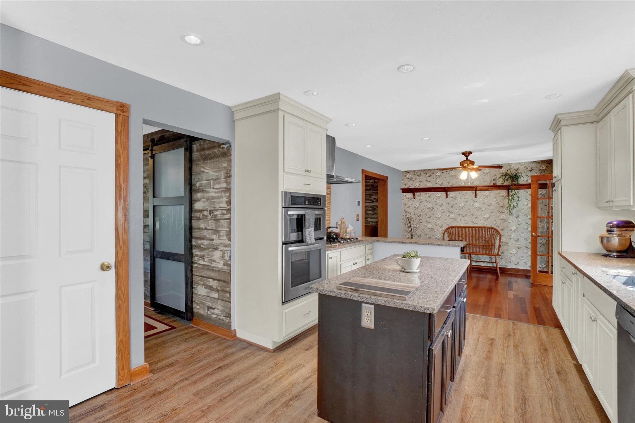 SHERMAN OAKS - Residential