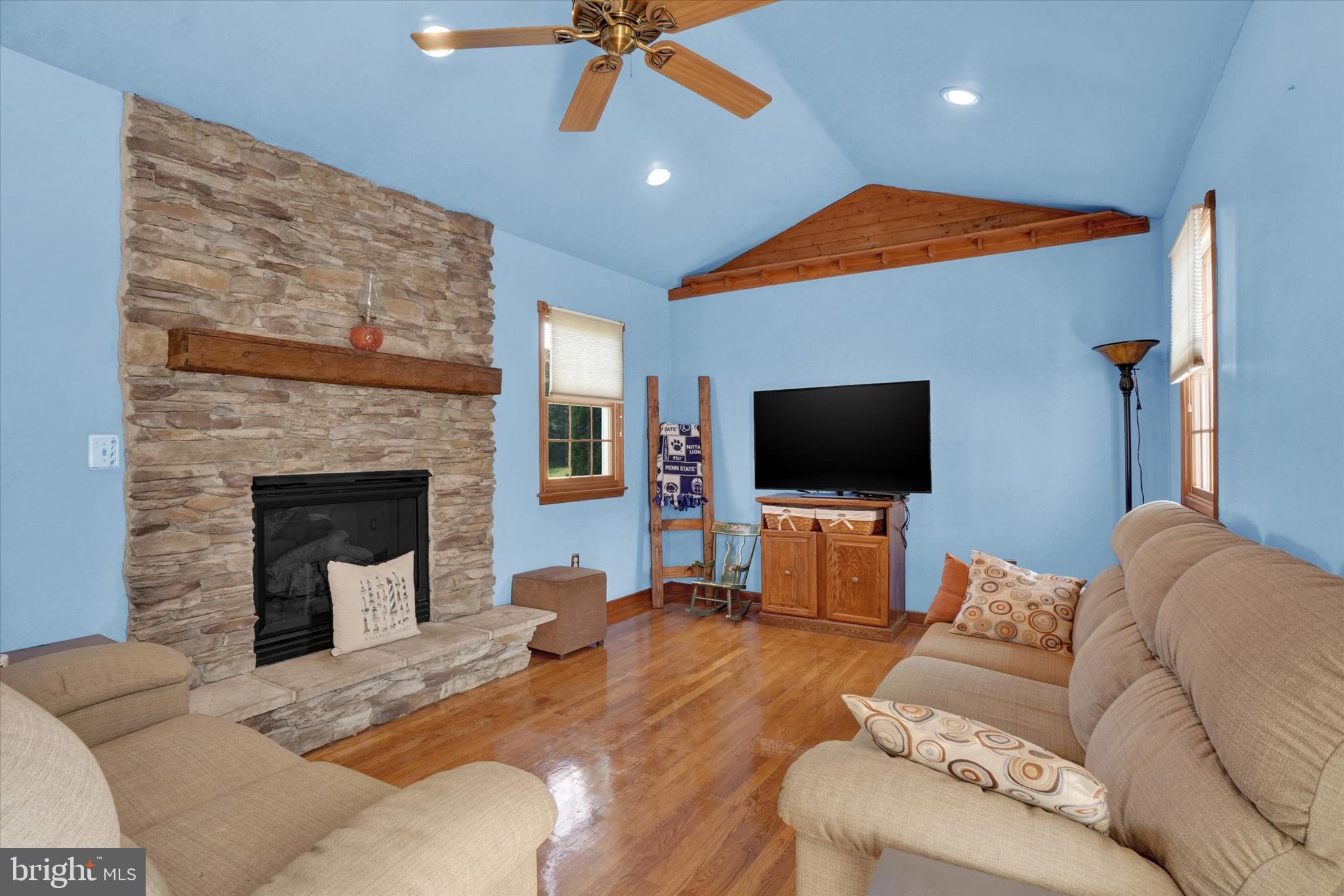 SHERMAN OAKS - Residential