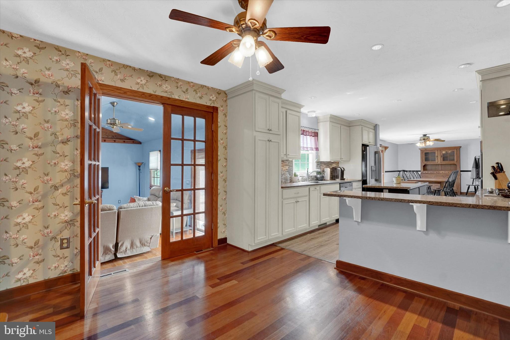 SHERMAN OAKS - Residential