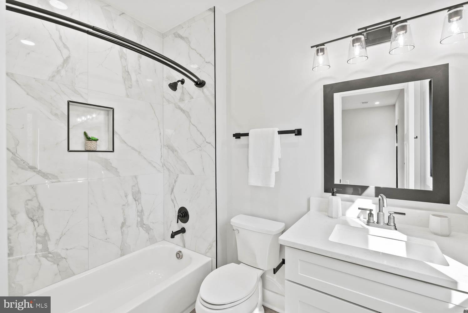 POWHATAN HILLS - Residential