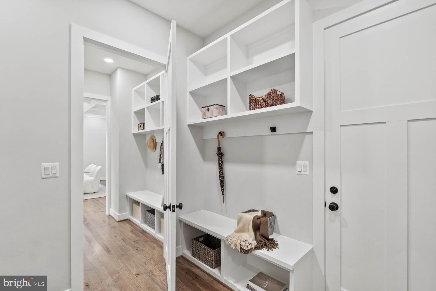 POWHATAN HILLS - Residential