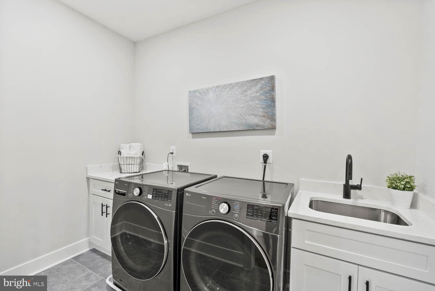 POWHATAN HILLS - Residential