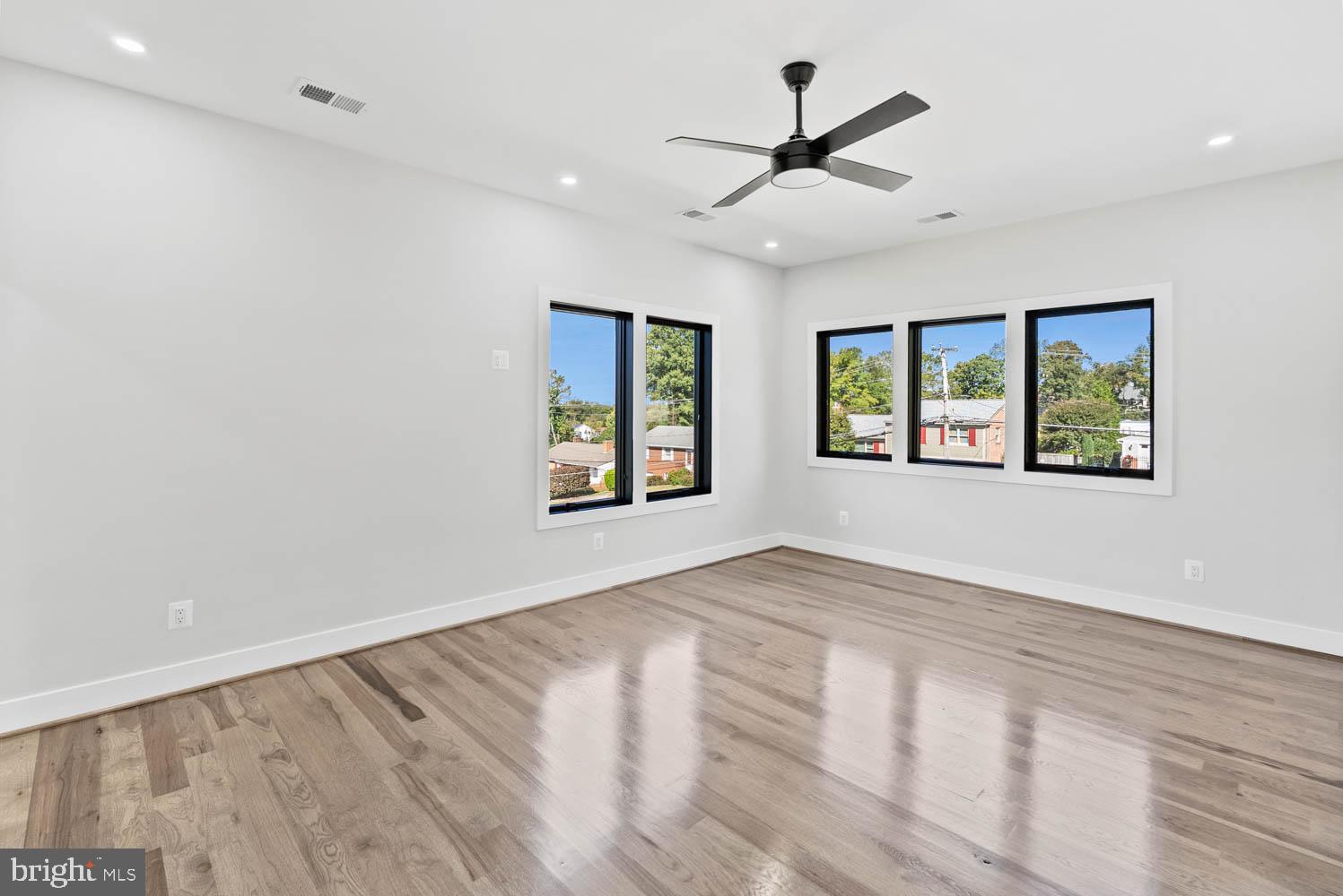 POWHATAN HILLS - Residential