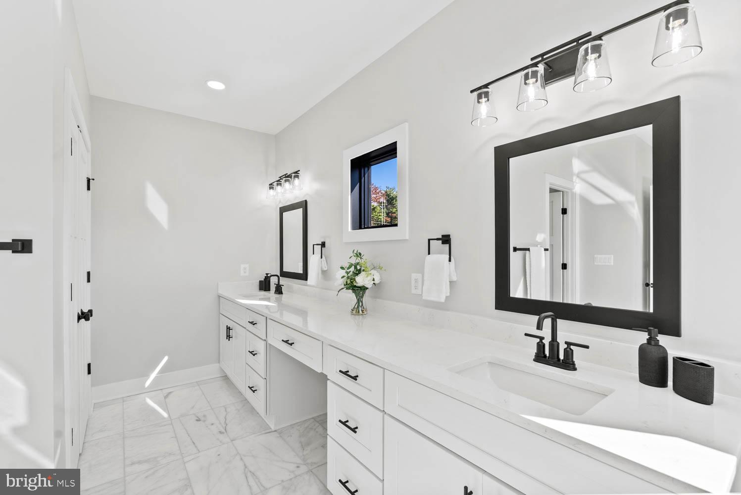 POWHATAN HILLS - Residential