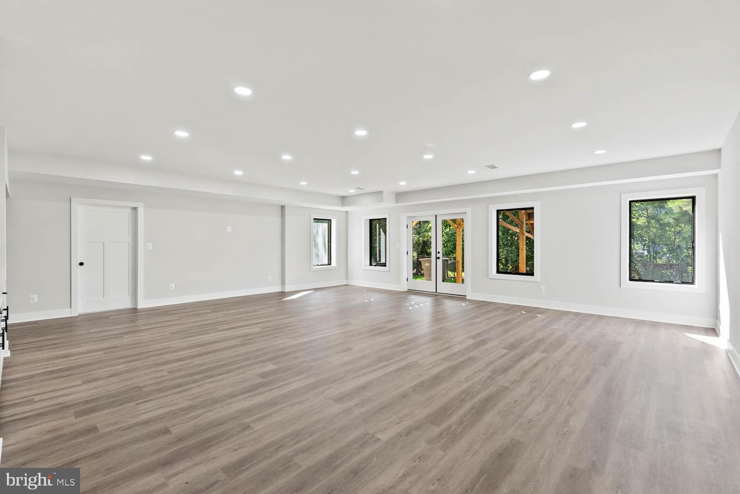 POWHATAN HILLS - Residential