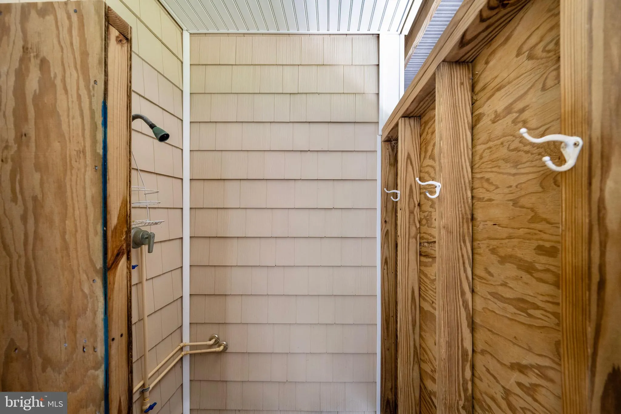 Milton, Delaware 19968, United States, 2 Bedrooms Bedrooms, ,3 BathroomsBathrooms,Residential,Active,72558