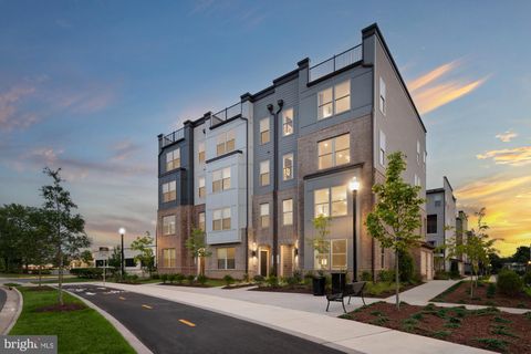 2167 GLACIER ROAD HERNDON VA 20170