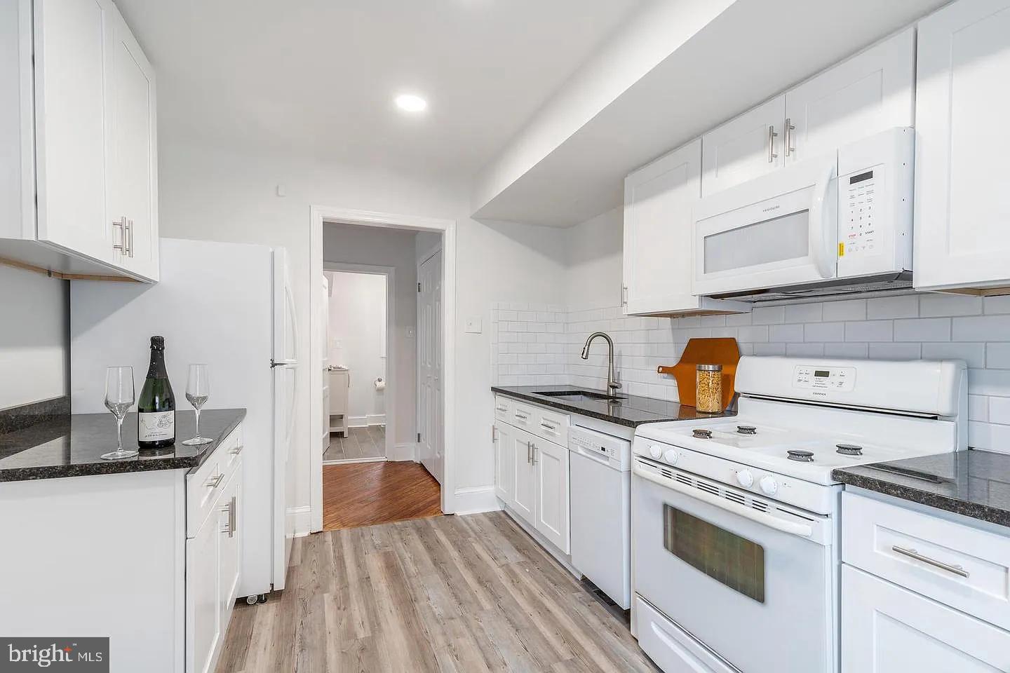 PAOLI GARDENS - Residential Lease