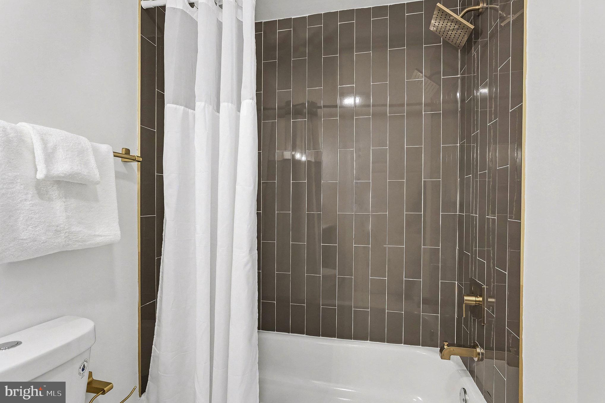 ORCHARD HILLS - Residential